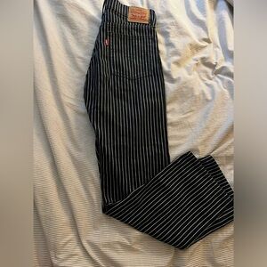 Levi Wedgie Straight Navy blue/white striped jeans sz 28